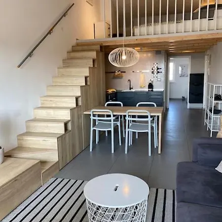 Ebli Seaview Апартаменти