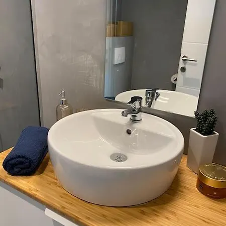 Ebli Seaview Apartman Póla