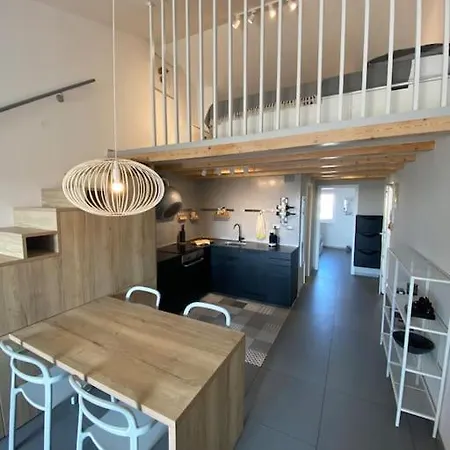 Ebli Seaview Apartman Póla